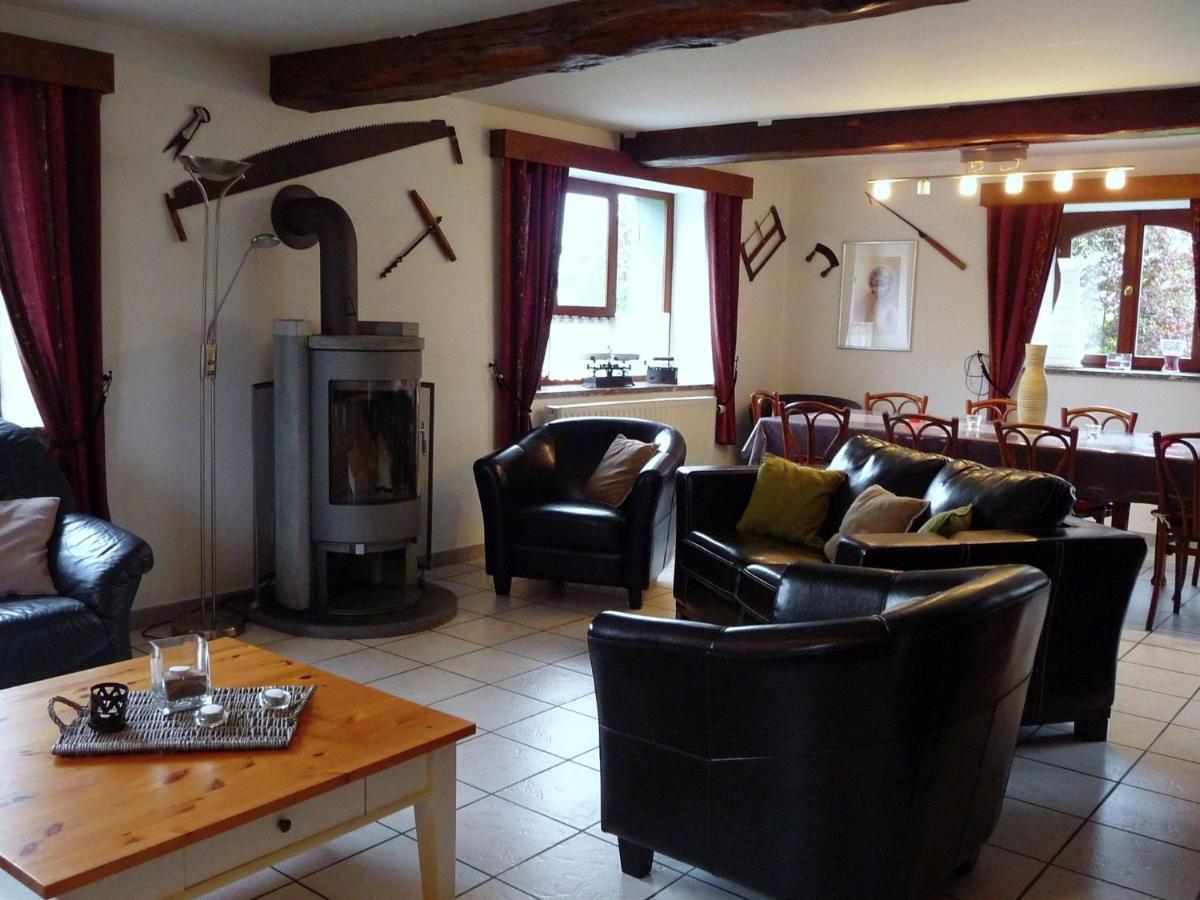 Spacious Holiday Home In Humain With Garden Marche-en-Famenne Eksteriør billede